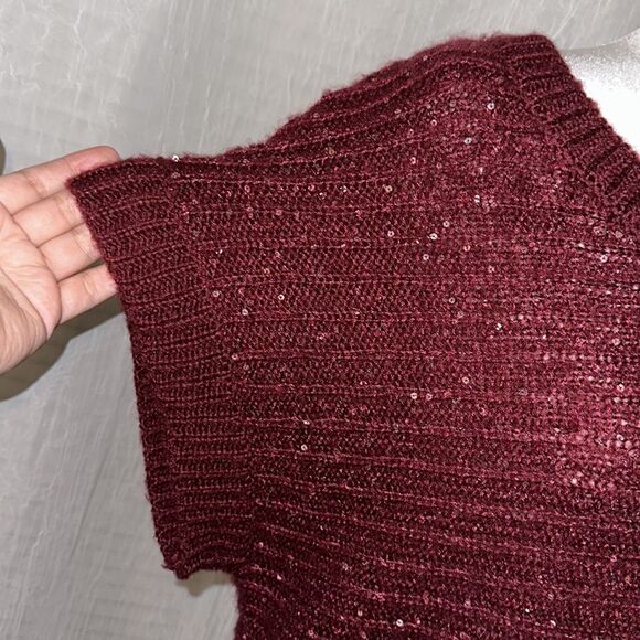 Gloria Vanderbilt PL Burgundy Crewneck Sequined Sleeveless Knit Sweater Vest - Picture 5 of 10